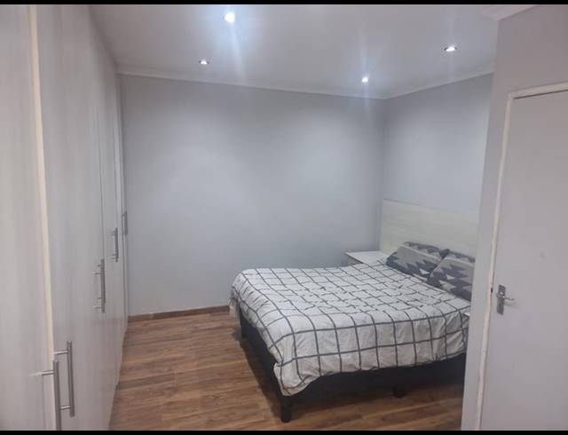 2 BEDROOM HOUSE FOR SALE IN RONDEVLEI PARK